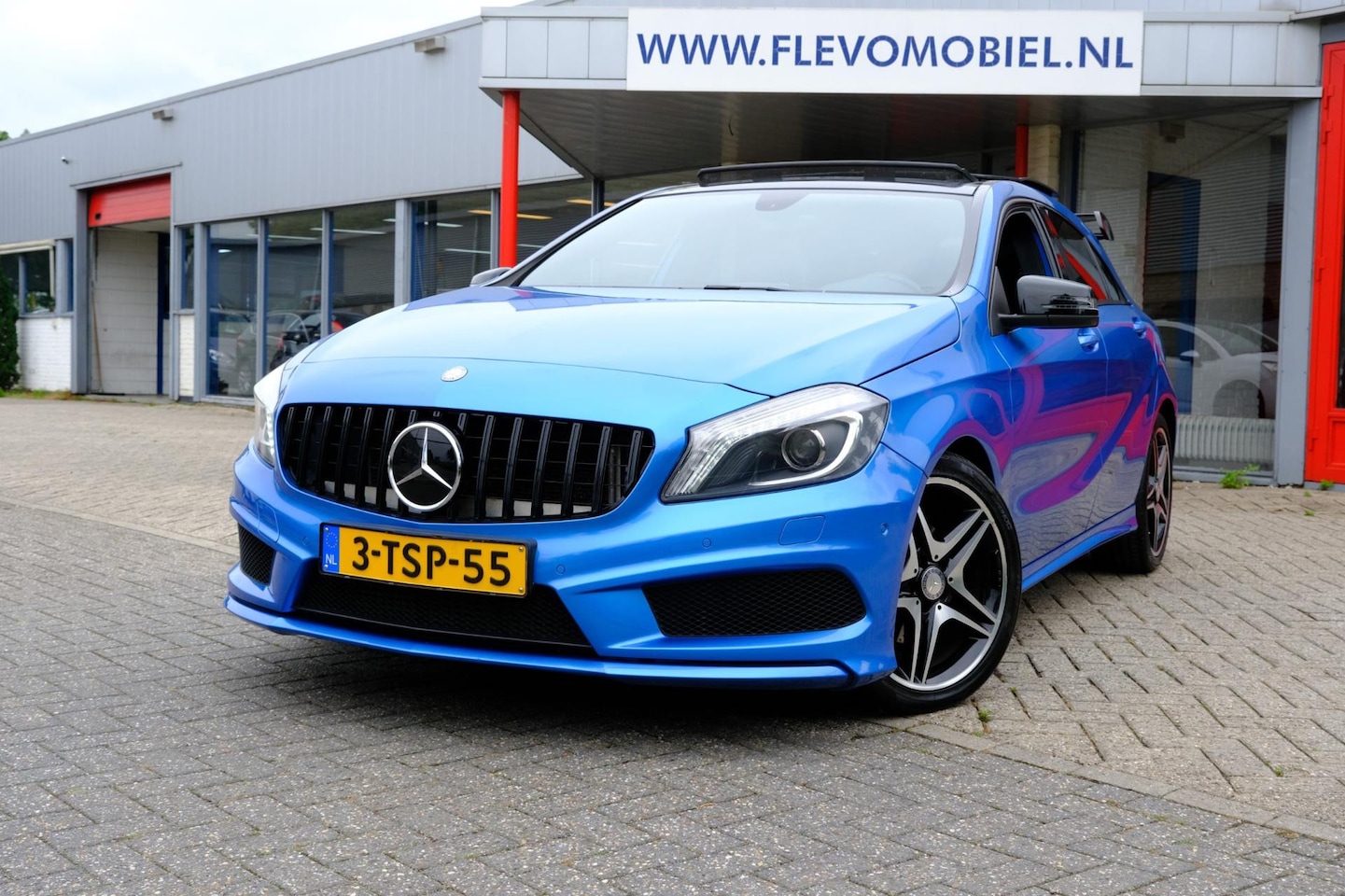 Mercedes-Benz A-klasse - 180 AMG Ambition Aut. Pano|PDC|LMV|Xenon|Cruise - AutoWereld.nl