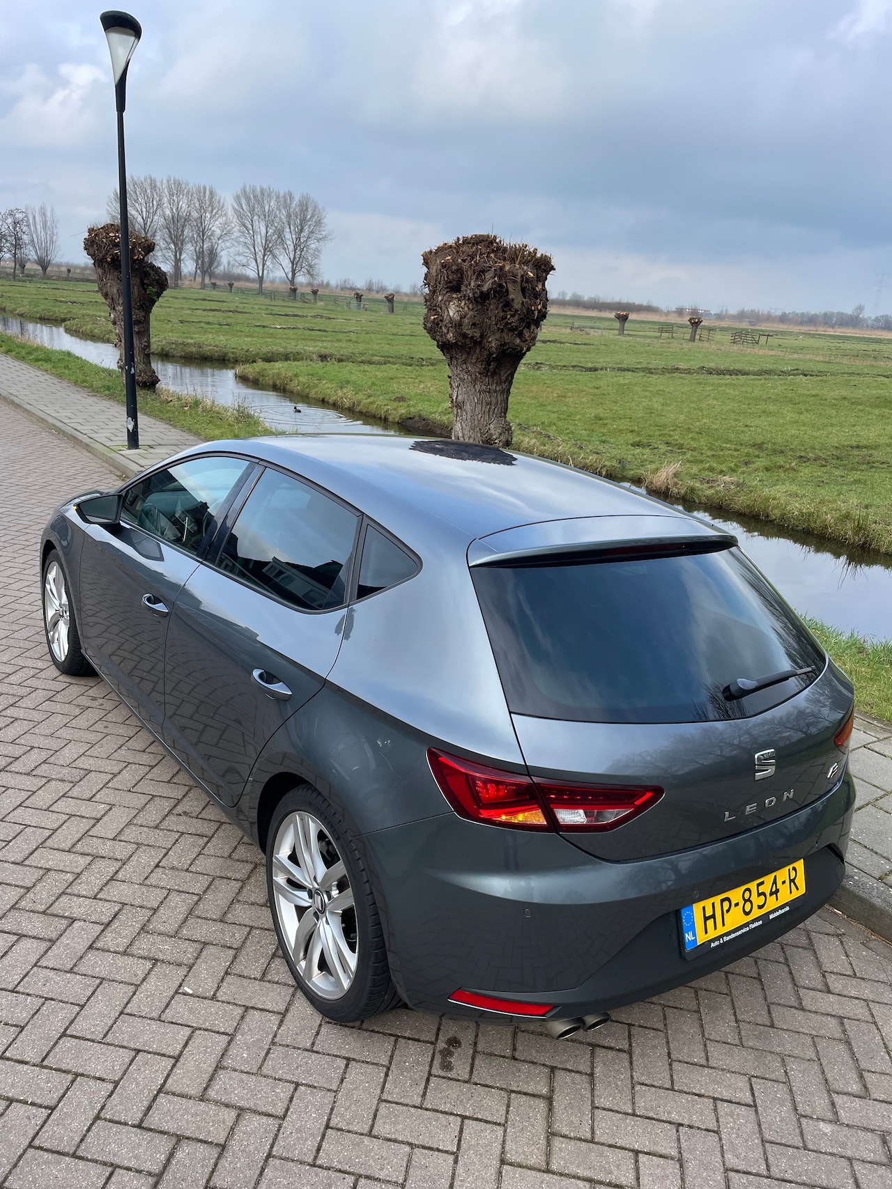 Seat Leon - 1.4 TSI ACT FR Connect FR uitvoering 150 PK - AutoWereld.nl