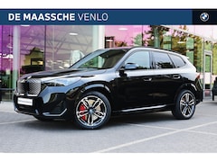BMW iX1 - eDrive20 M Sport / Panoramadak / Trekhaak / Sportstoelen / Adaptieve LED / M Adaptief onde