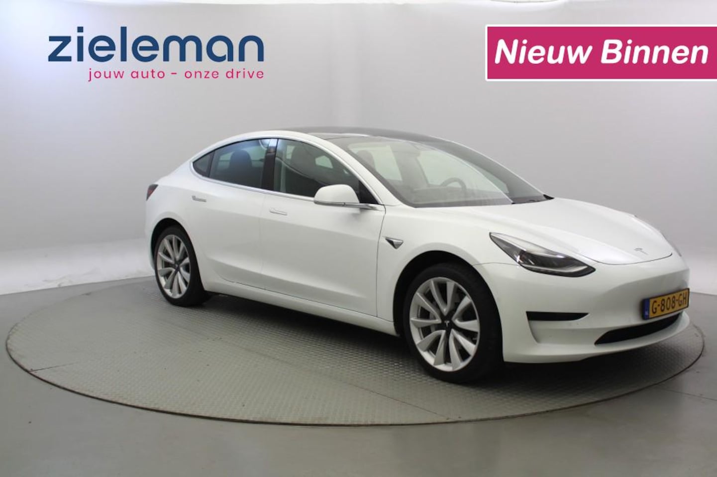 Tesla Model 3 - Standard RWD Plus 60 kWh - panorama, Leer, Camera, Trekhaak - AutoWereld.nl