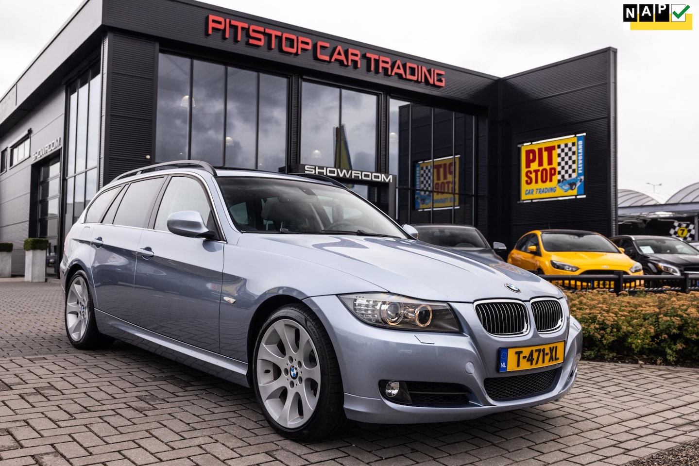 BMW 3-serie Touring - 325i 325i, Zwitsers geleverd, Pano, Volleder, Youngtimer! - AutoWereld.nl