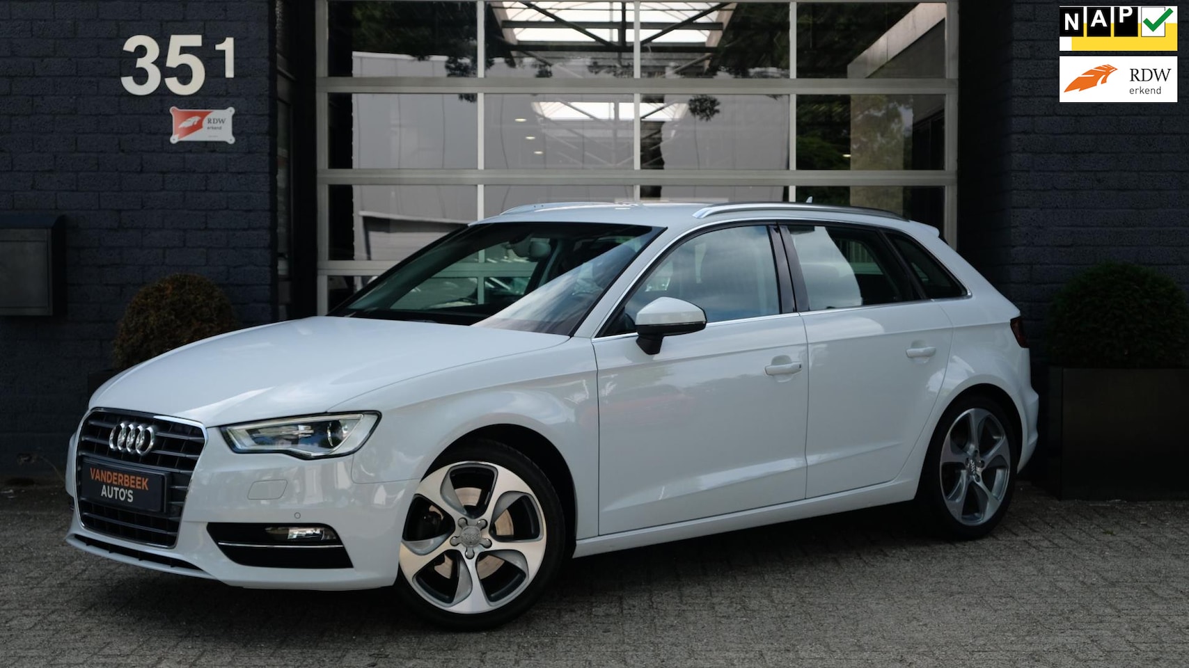 Audi A3 Sportback - 1.8 TFSI Ambiente Pro Line plus 1.8 TFSI Ambiente Pro Line plus 180PK - AutoWereld.nl