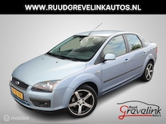 Ford Focus - Sedan 1.6-16V Airco Cruise Control Lichtmetalen Velgen