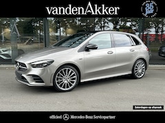 Mercedes-Benz B-klasse - 250e AMG // Trekhaak // Panoramadak // Stoelkoeling // Distronic // Leder // Memory // Key
