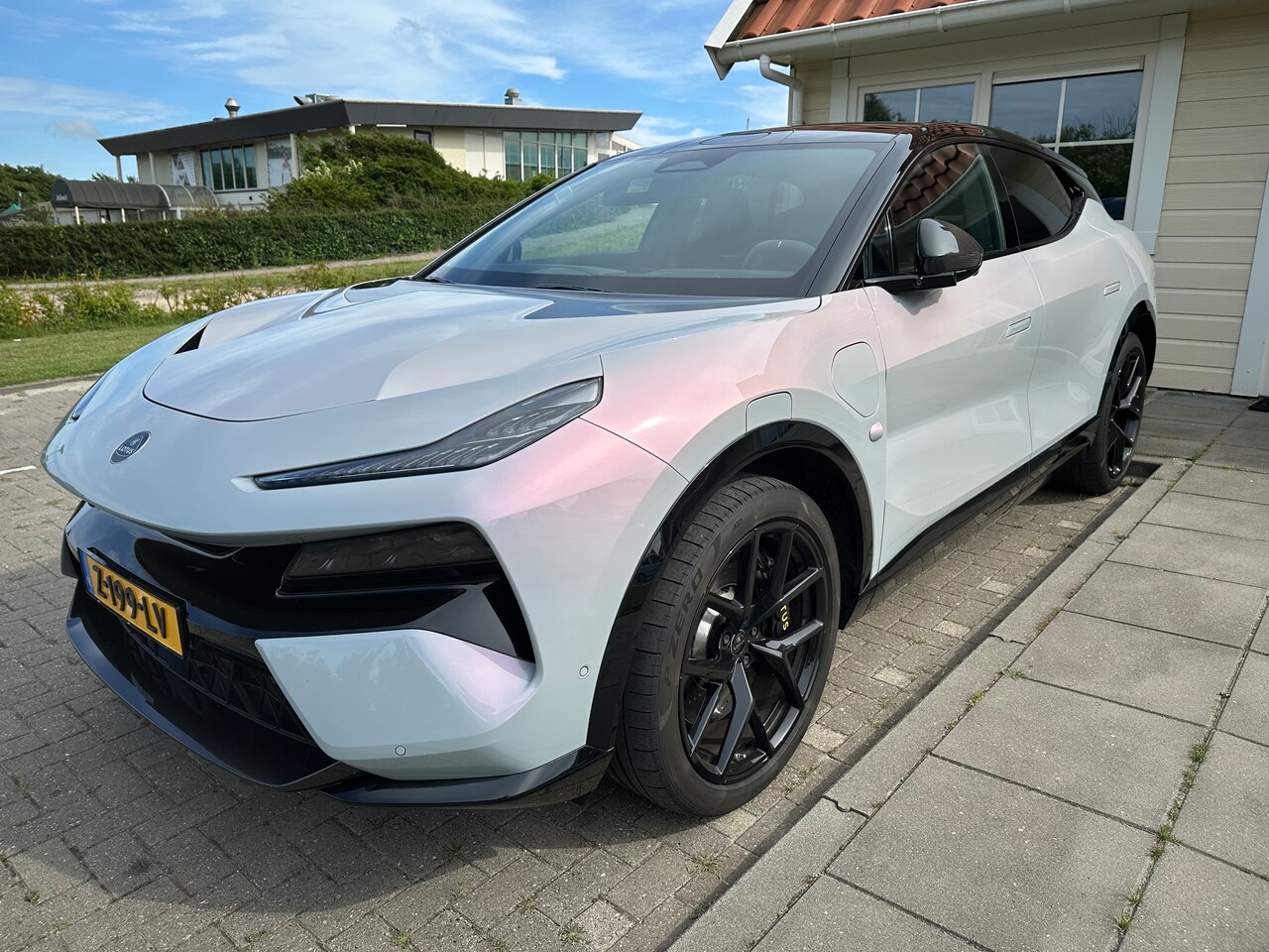 Lotus Eletre - EDS 450 S 4WD Blossom, comfort seats carbon fiber trekhaak - AutoWereld.nl