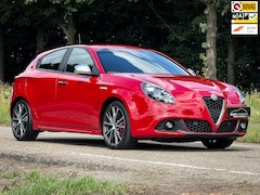 Alfa Romeo Giulietta - 1.750 Turbo Veloce | Clima | Cruise | Leder | PDC | Stoelverw. | Alfa Rosso | Zeer mooi |