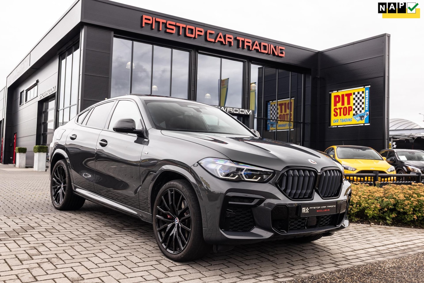 BMW X6 - xDrive40i XDrive40i, M-Sport, Pano, B&W Audio, Massage, 1e eigenaar! - AutoWereld.nl