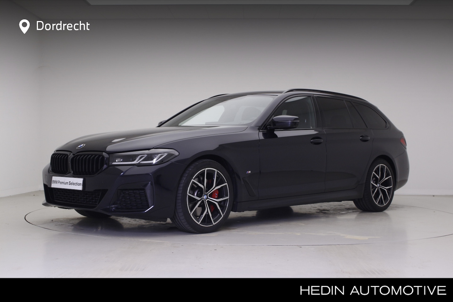 BMW 5-serie Touring - 520i M-Sport | 19" | Panorama | High Executive Edition - AutoWereld.nl