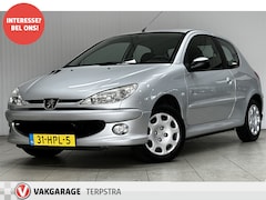Peugeot 206 - 1.4 Génération/ D-Riem verv: 112.000 KM/ Trekhaak/ Airco/ Cruise/ C.V. Afstand/ Elek. Rame