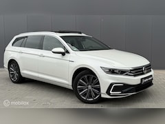 Volkswagen Passat Variant - GTE I Pano l Dynaudio | Trekhaak