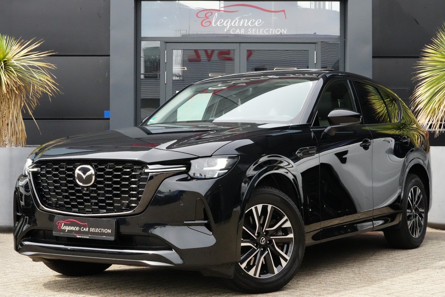 Mazda CX-60 - 2.5 e-SkyActiv PHEV Exclusive-line Bns Edition 328pk Panoramadak/HuD/Trekhaak - AutoWereld.nl