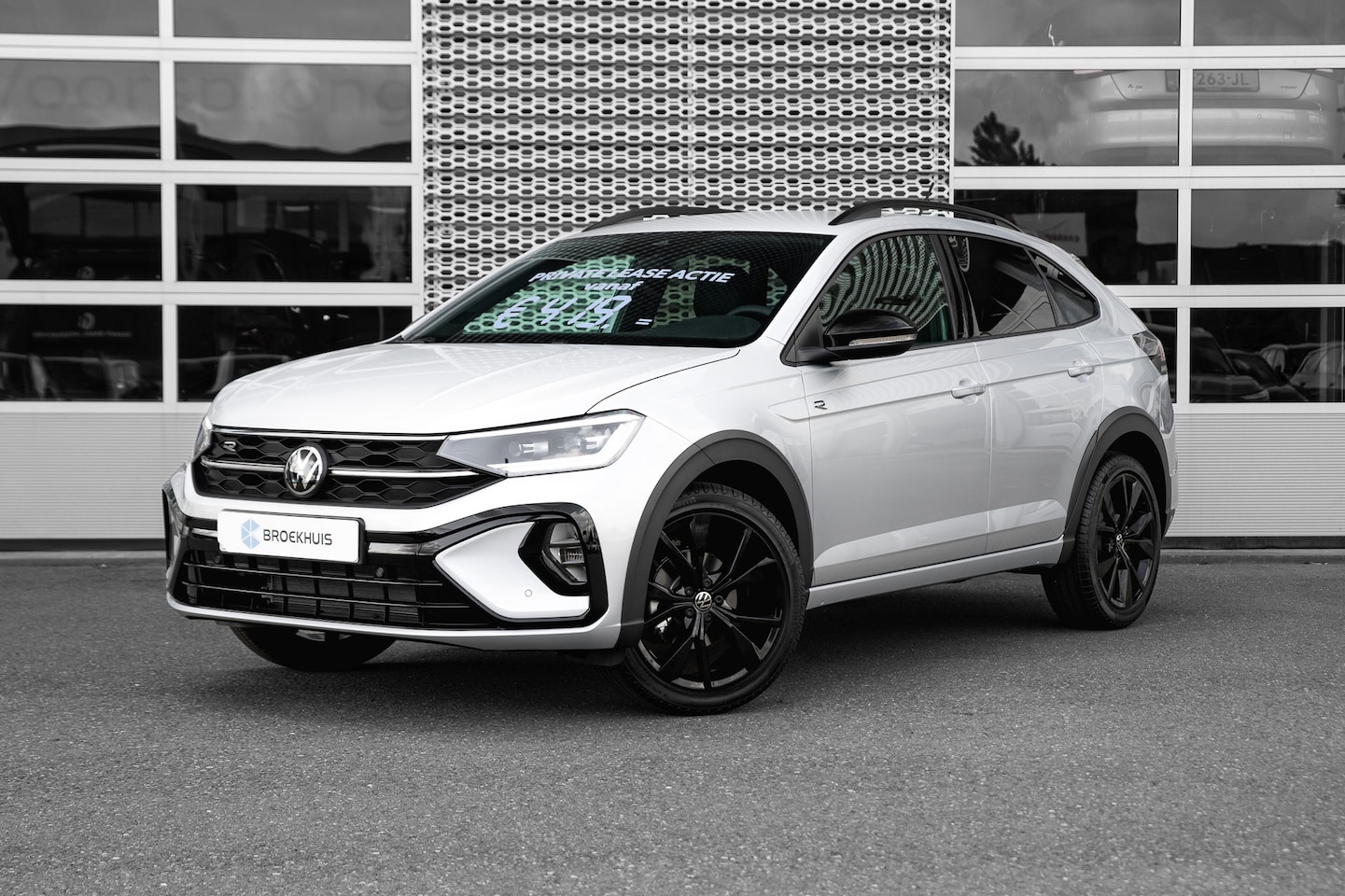 Volkswagen Taigo - R-Line Edition Inclusief €2000,- inruilvoordeel | | Achterlichten LED | Afstandscontrolesy - AutoWereld.nl