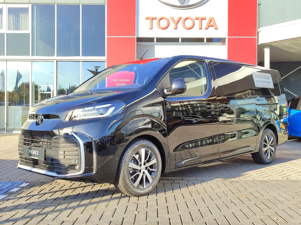 Toyota PROACE Long Worker - Dubbel Cabine PROFESSIONAL 75KWH ELECTRIC APPLE/ANDROID STOEL/STUURVERW NAVI CAMERA KEYLES - AutoWereld.nl