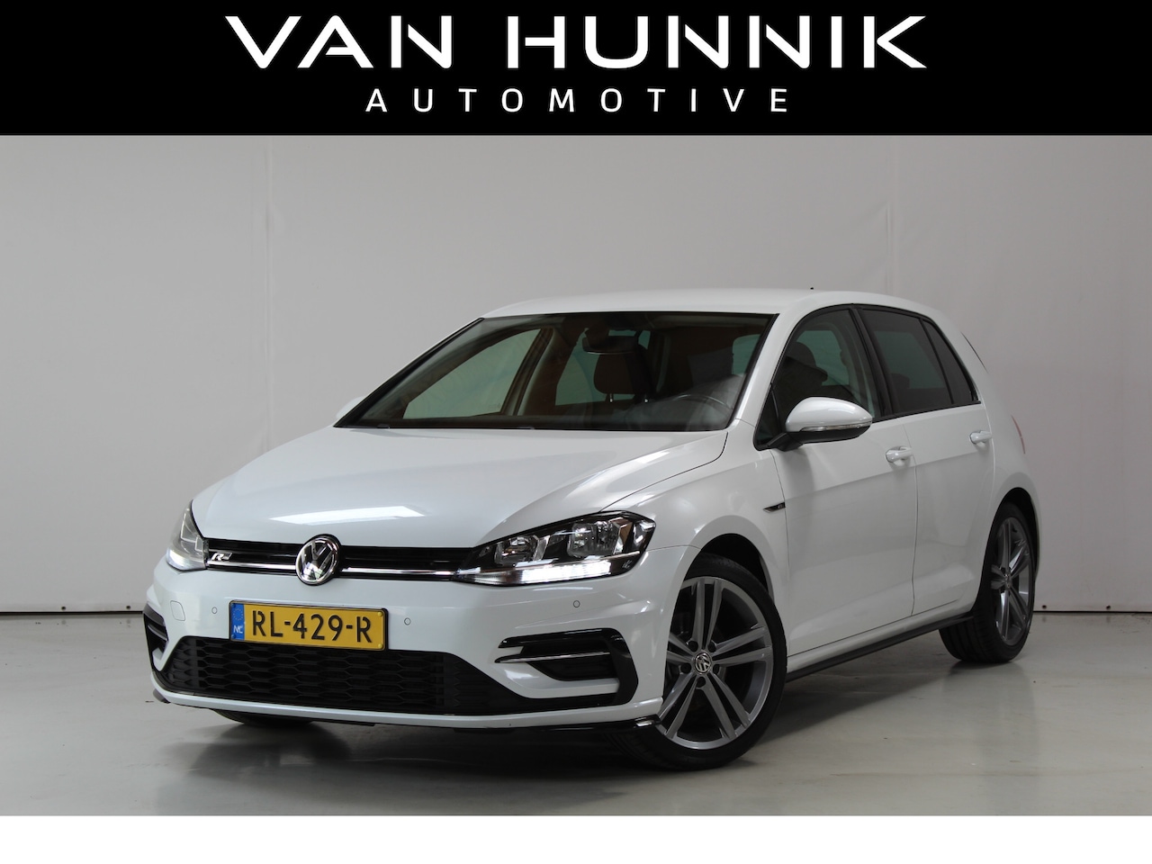 Volkswagen Golf - 1.5 TSI Highline Business R | Virtual | Dealer Oh | NL-Auto - AutoWereld.nl