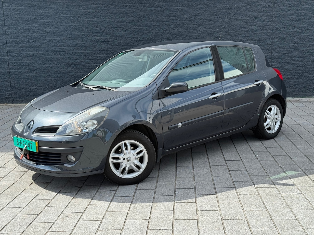 Renault Clio - 1.4-16V Dynamique Luxe Dealer onderhouden - AutoWereld.nl
