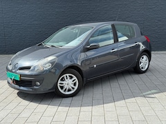 Renault Clio - 1.4-16V Dynamique Luxe Dealer onderhouden
