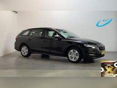 Skoda Octavia Combi - 1.0 e-TSI DSG Business Edition Virtual Cockpit Parkeersensoren Navigatie