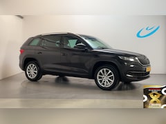 Skoda Kodiaq - 1.5 TSI 150pk DSG Business Edition Camera LED Trekhaak Sfeerverlichting Leder-Stof