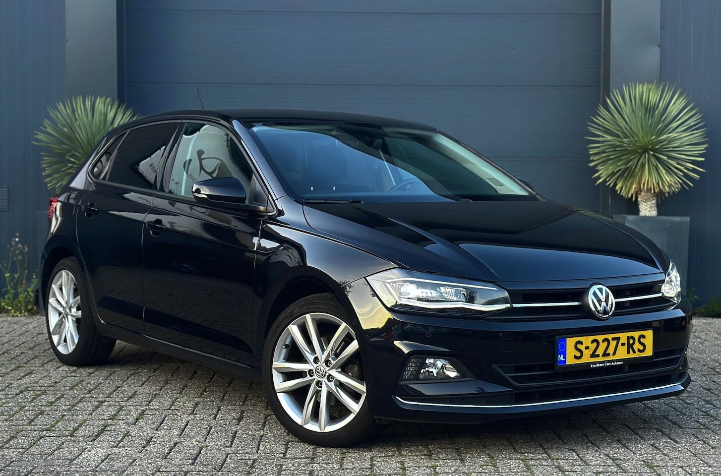 Volkswagen Polo - 1.0 TSI Highline/Automaat/ACC/Virtual/Keyless/LED Navi/AppleCarPlay/Camera - AutoWereld.nl