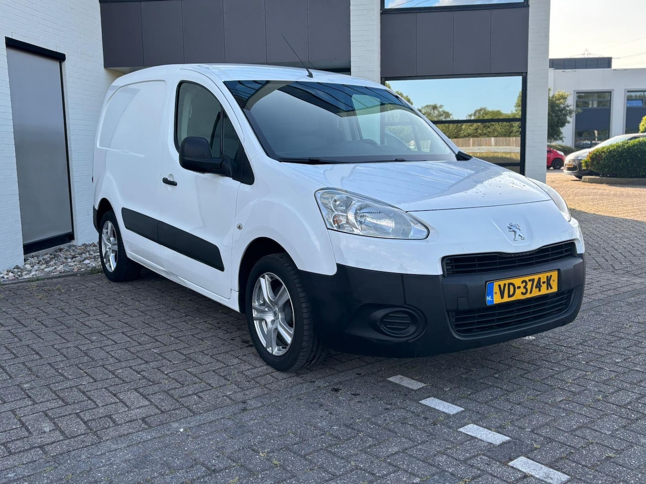 Peugeot Partner - 120 1.6 HDI L1 XR Profit + NWE APK/AIRCO/CENTRAAL/ELECT RAMEN - AutoWereld.nl