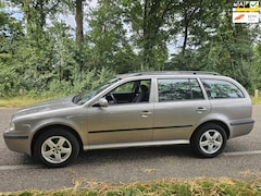 Skoda Octavia Combi - 1.6 Démarrage