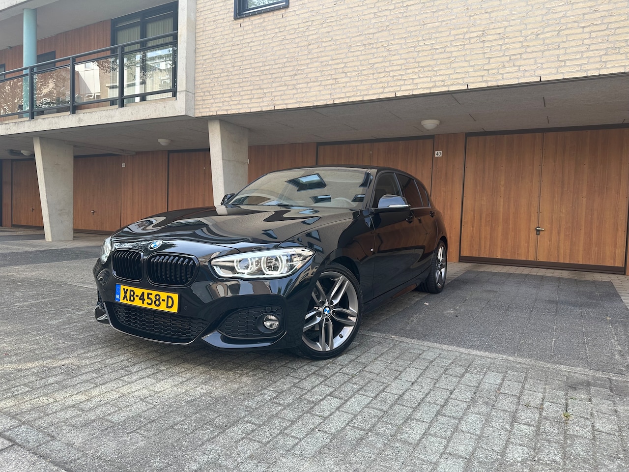 BMW 1-serie - 118i Edition M Sport Shadow High Executive - AutoWereld.nl