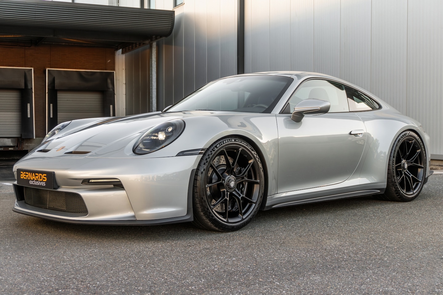 Porsche 911 - (992) GT3 Touring PDK - PTS Dolomite Silver - Carbon - AutoWereld.nl