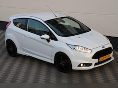 Ford Fiesta - 1.6 ST 182PK Navi Camera Cruise Recaro Startknop