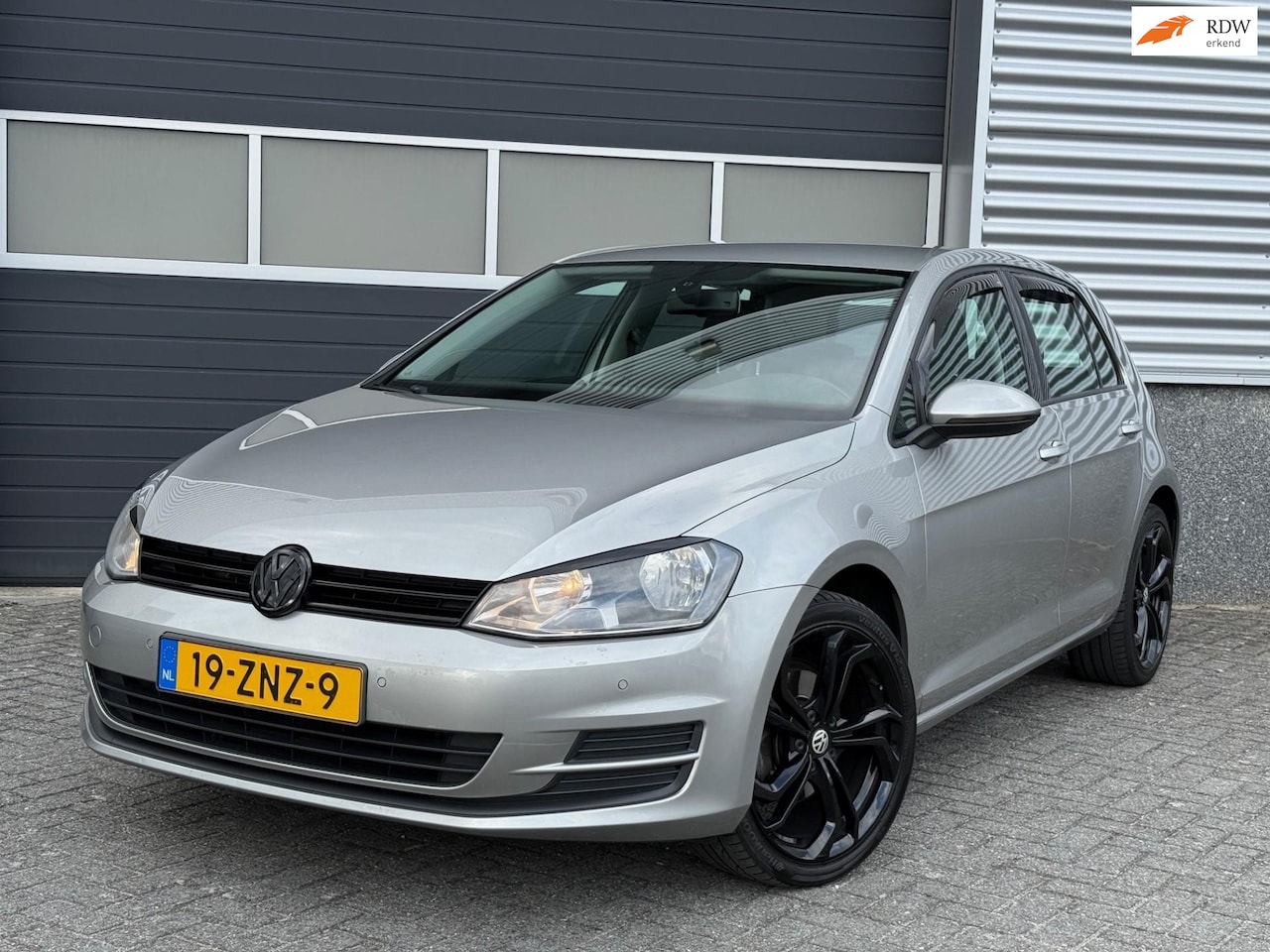 Volkswagen Golf - 1.2 TSI Comfortline 18 Inch Navi Cruise - AutoWereld.nl