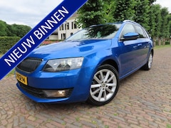 Skoda Octavia Combi - 1.4 TSI Greentech Elegance Businessline Automaat/DSG Ecc Adaptive Cruisecontrol Navigatie