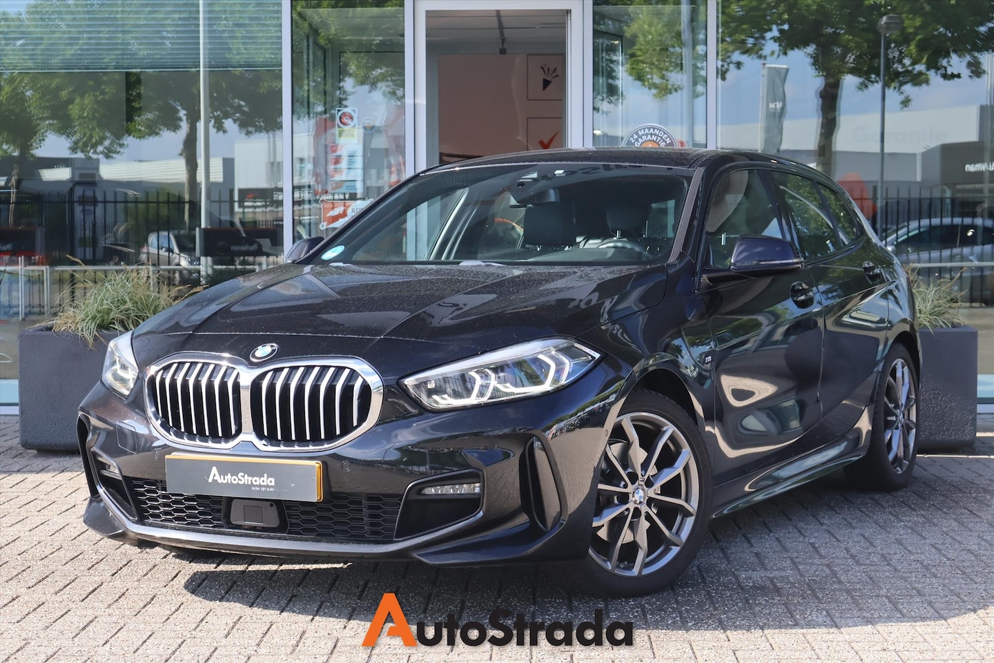 BMW 1-serie - (f40) 118i M-Sport 136pk | Stuurverwarming | Adaptive | Climate | LED | Camera | Sfeer | C - AutoWereld.nl