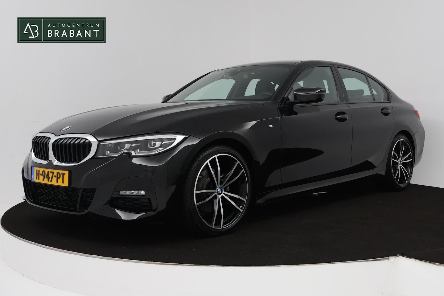 BMW 3-serie - 320i High Executive Edition (TREKHAAK, PARKEERSENSOREN, STOELVERWARMING, LEER, NAVIGATIE, - AutoWereld.nl