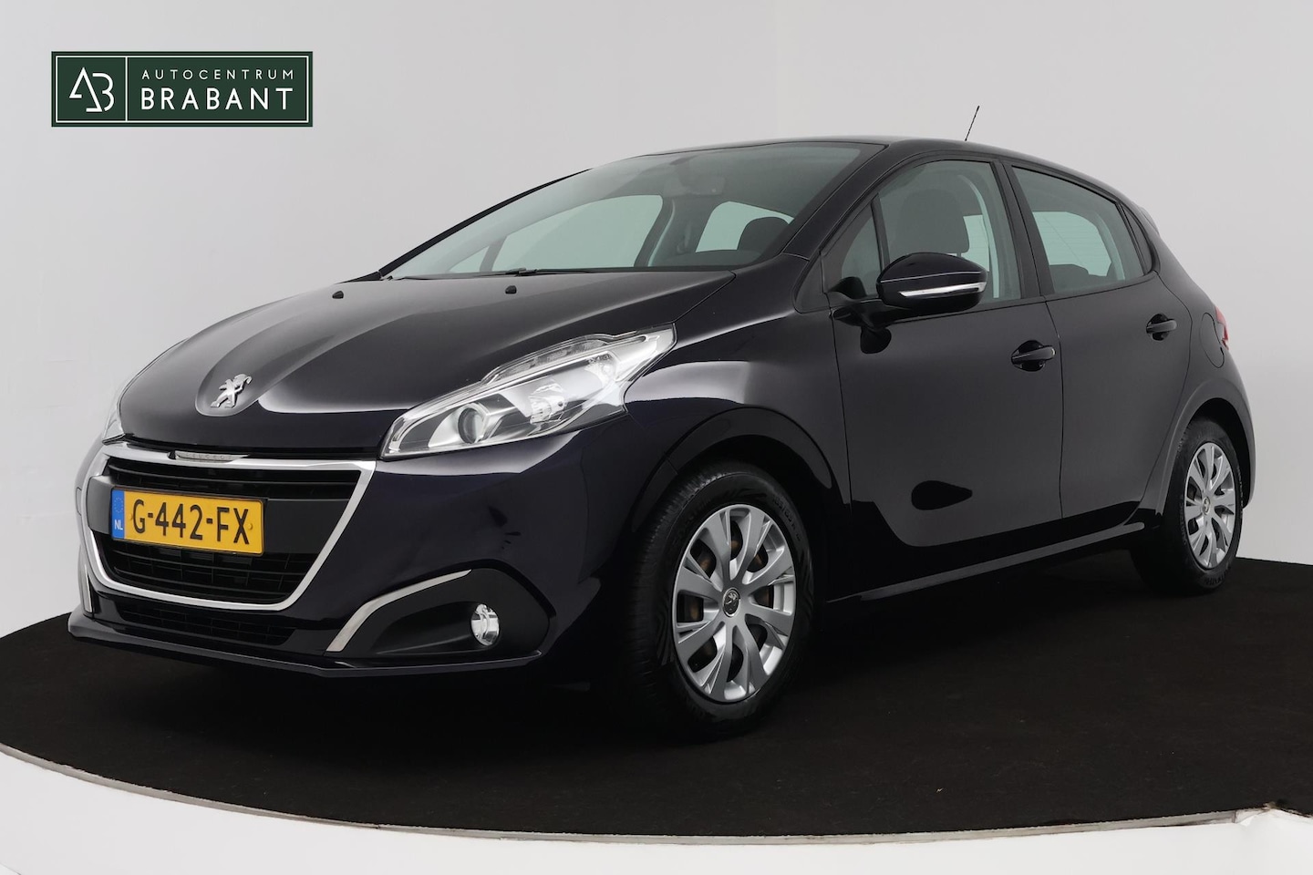 Peugeot 208 - 1.2 PureTech Blue Lease Active (PARKEERSENSOREN ACHTER, NAVIGATIE, BLUETOOTH, NL-AUTO, GOE - AutoWereld.nl