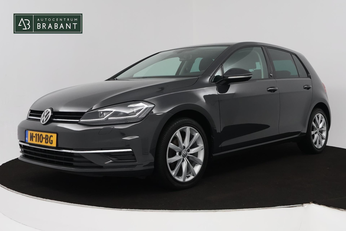 Volkswagen Golf - 1.0 TSI Comfortline (PARKEERSENSOREN, CRUISE ADAPTIEF, NAVIGATIE, STOELVERWARMING) - AutoWereld.nl
