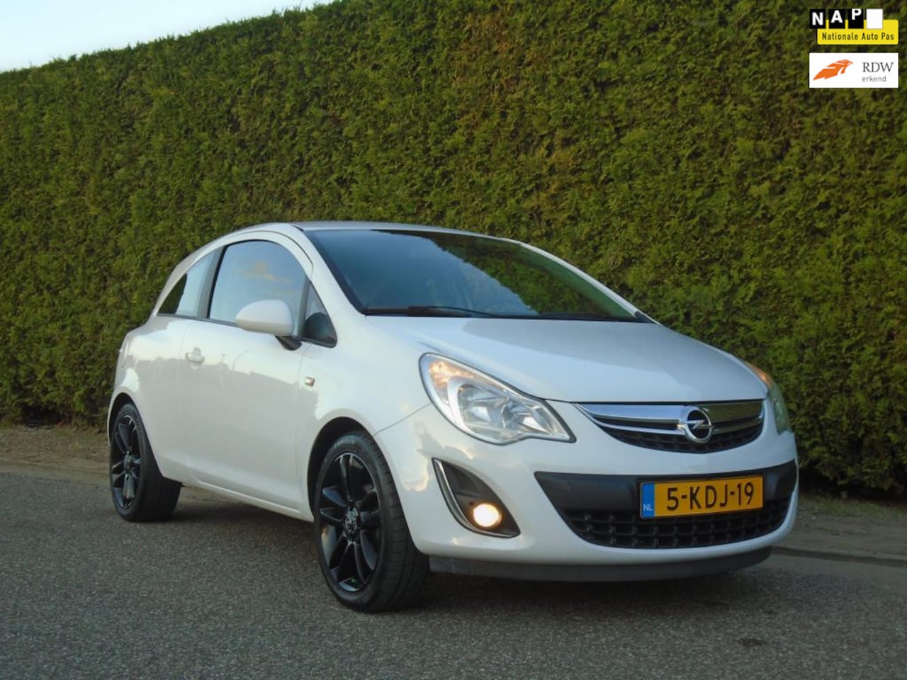 Opel Corsa - 1.2-16V Berlin..Airco..Cruise control.. - AutoWereld.nl