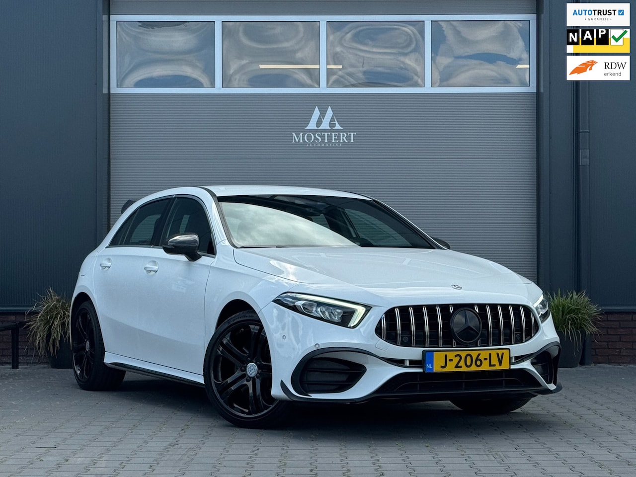 Mercedes-Benz A-klasse - 250e/235pk Luxury Limited AMG|2020|Sfeerverl.|Leder|Trekhaak|Lane-assist|AMG|19"Brabus - AutoWereld.nl