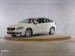 Volvo V60 - 1.5 T3 Momentum | Automaat | Cruise control | Keyless entry | Achterbank verwarmt | Trekha