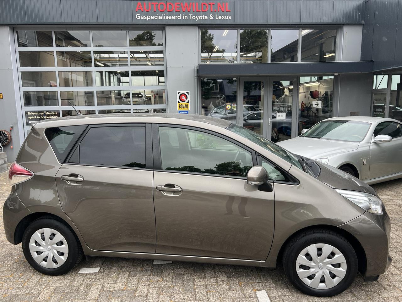 Toyota Verso S - 1.3 16v VVT-i Aspiration A/T + 12 MND BOVAG - AutoWereld.nl