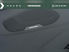 Volvo V40 - T3 Automaat Polar+ Sport | R-Design | Panoramadak | Premium Audio | Camera | Park Pilot |