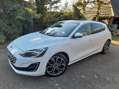 Ford Focus - 1.5 EcoBoost Vignale Zeer luxe uitvoering met panorama / open dak