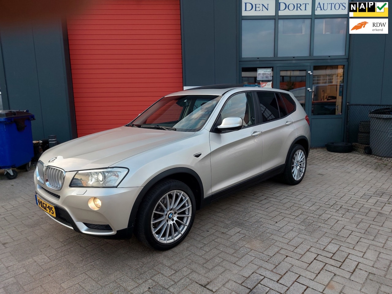 BMW X3 - XDrive28i High Executive CLIMAAT.*PANO-DAK*TREKHAAK*245PK*NAP - AutoWereld.nl
