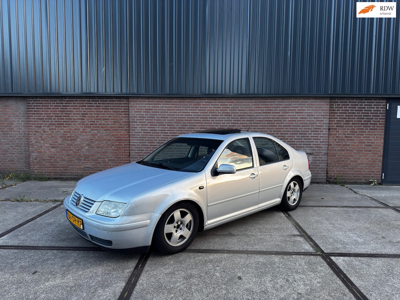 Volkswagen Bora - 2.0 Trendline automaat - AutoWereld.nl