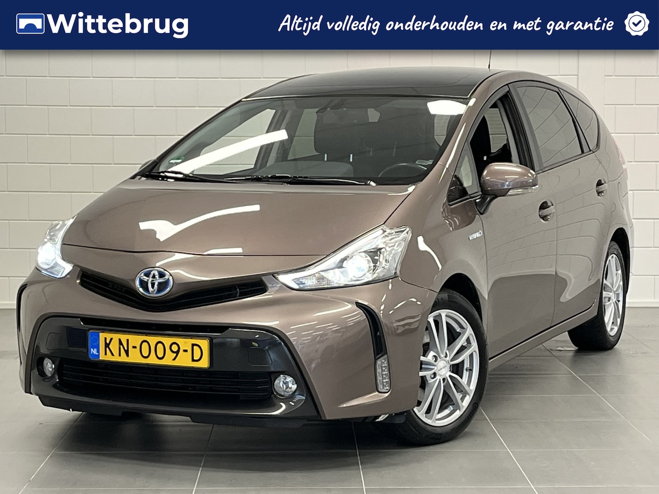 Toyota Prius - 1.8 Business Plus 7 ZITPLAATSEN | PANORAMADAK | CLIMATE CONTROL | NAVIGATIE - AutoWereld.nl