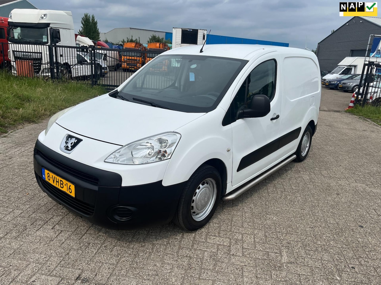 Peugeot Partner - 120 1.6 HDI L1 XR 120 1.6 HDI L1 XR (Airco|Schuifdeur etc !) - AutoWereld.nl