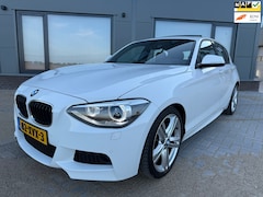 BMW 1-serie - 118i/Automaat/M-Pakket/Schuifdak/NAP/Xenon/Leer/18inch