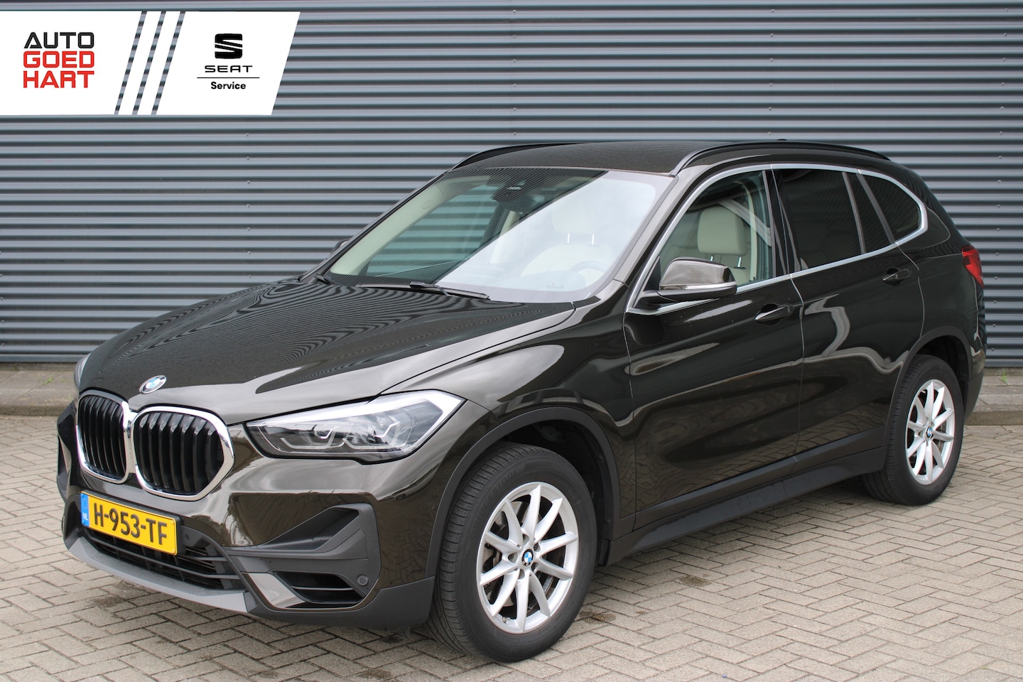 BMW X1 - sDrive20i 192PK Executive Leer Full-Led Camera Navigatie - AutoWereld.nl