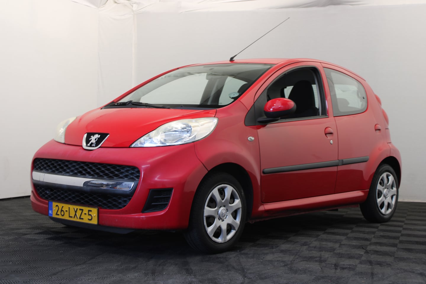 Peugeot 107 - 1.0-12V XS 1.0-12V XS - AutoWereld.nl