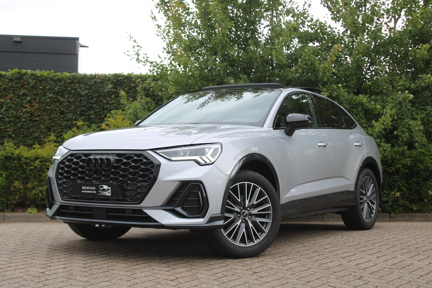 Audi Q3 Sportback - 35 TFSI Edition one | Panoramadak | Camera | Sfeerverlichting | Standkachel | Stuurverwarm - AutoWereld.nl