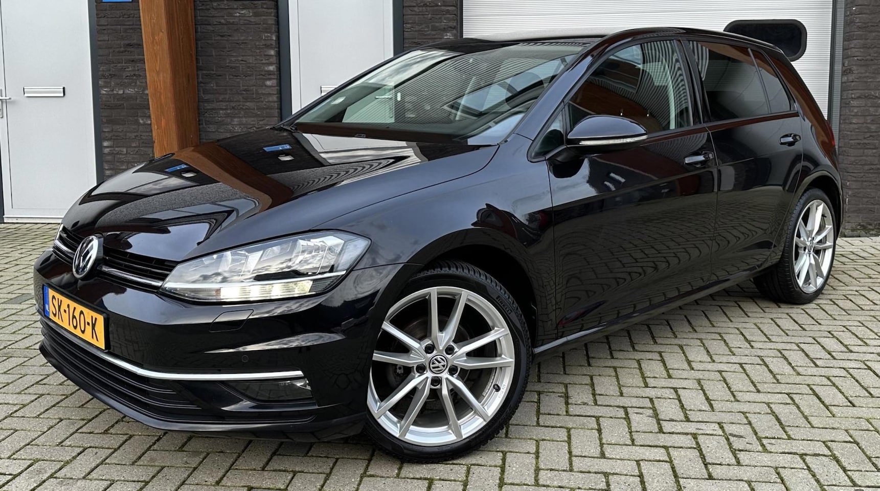 Volkswagen Golf - 1.0 TSI Highline DSG/ACC/STOELVW/CARPLAY/LED - AutoWereld.nl