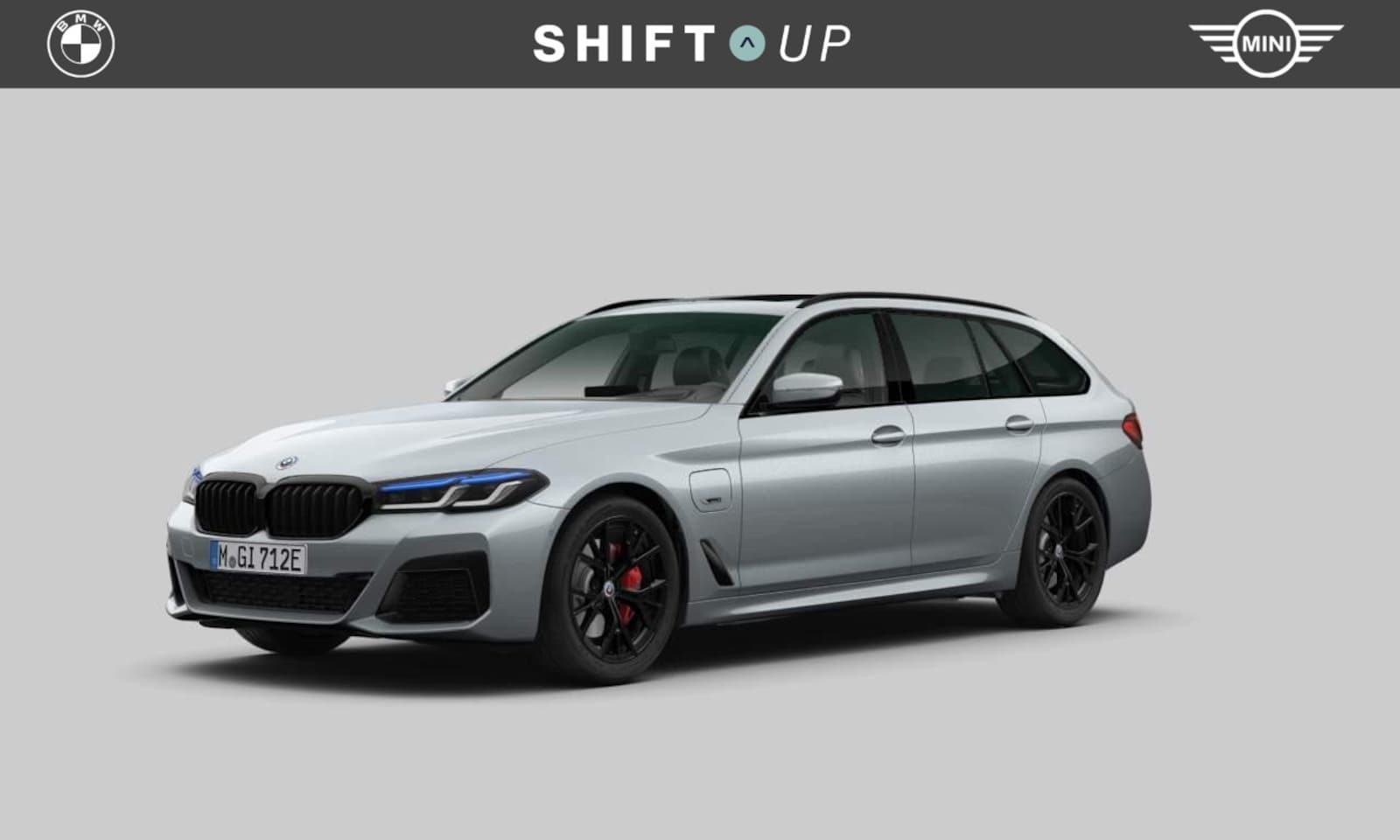 BMW 5-serie Touring - 530e xDrive M-Sport | Panoramadak | Harman Kardon | Elektr. Trekhaak - AutoWereld.nl